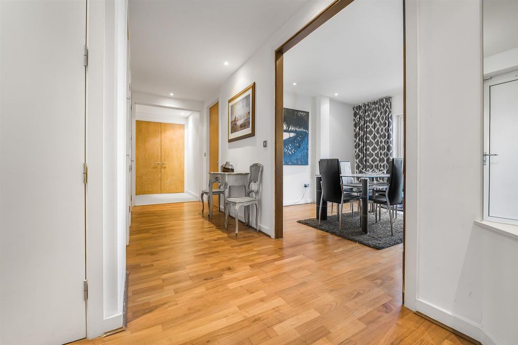 3 bed flat for salePark View, Greyfriars Road, Cardiff CF10 photo 5