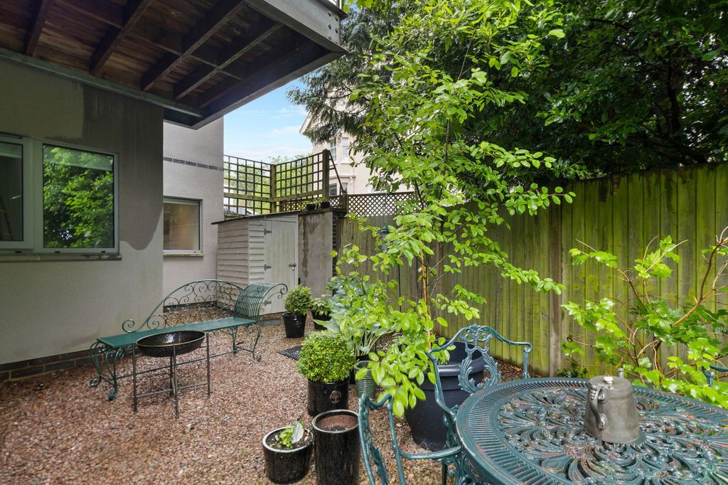 Additional image 9 of 2 bed flat for saleAlbert Road North, Great Malvern, Worcestershire WR14