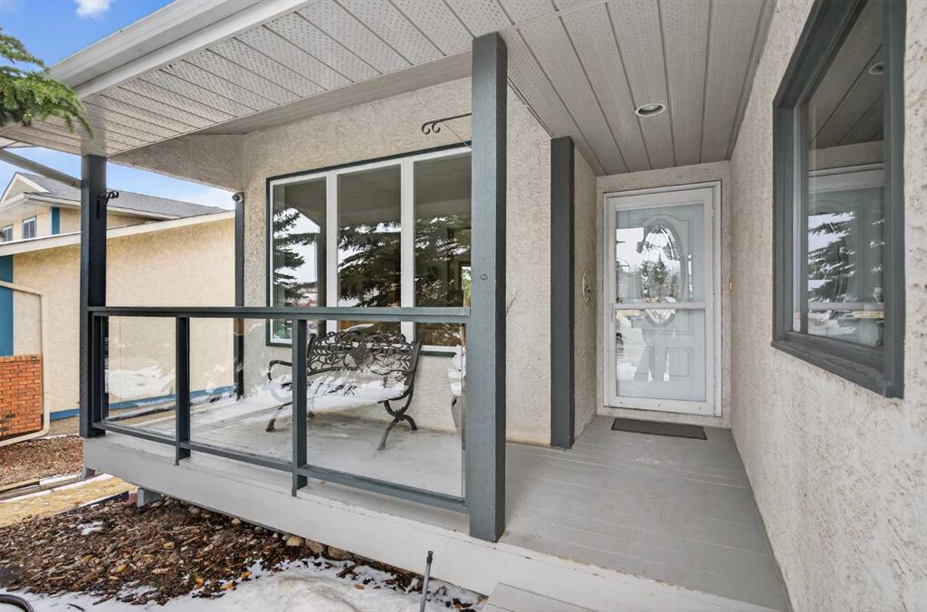 Additional image 2 of 677 Hawkwood Boulevard NW, Calgary, AB, T3G 2V6