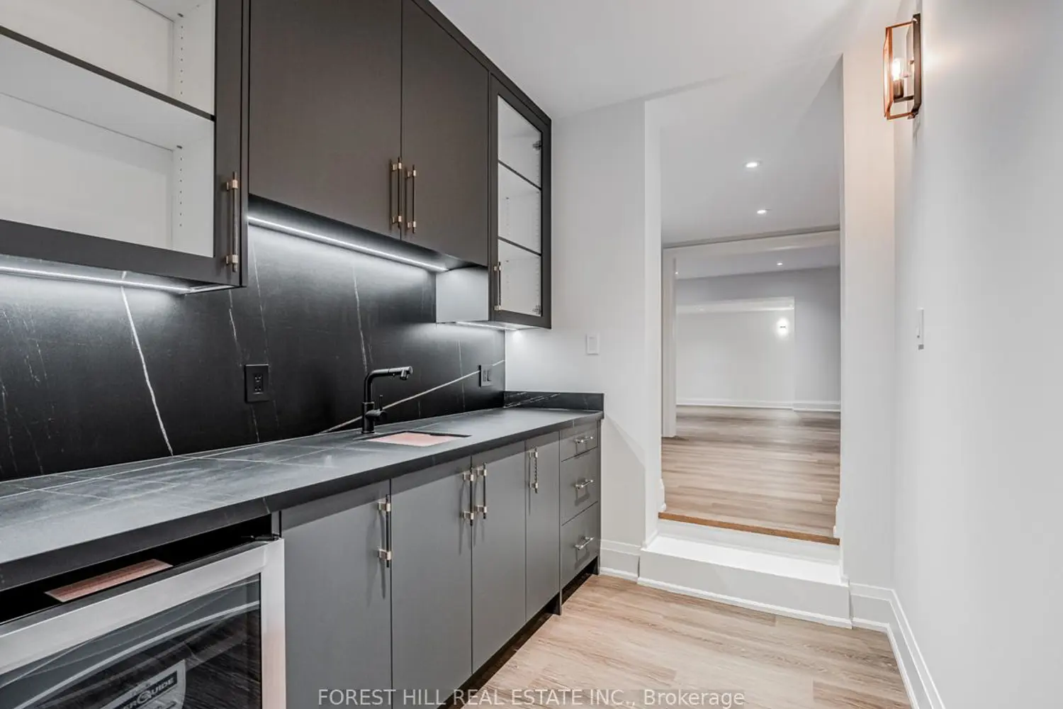 Additional image 15 of 7089 Second Line