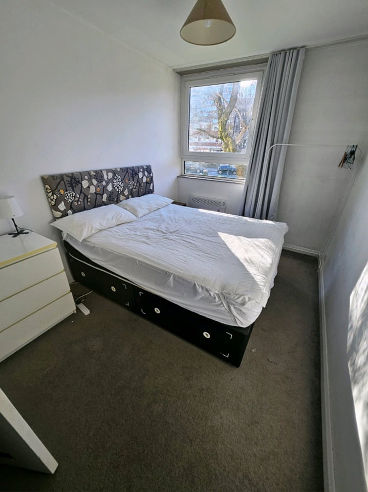 Additional image 3 of Room in a Shared Flat, Ethelburga Street, SW11, N1 7GU