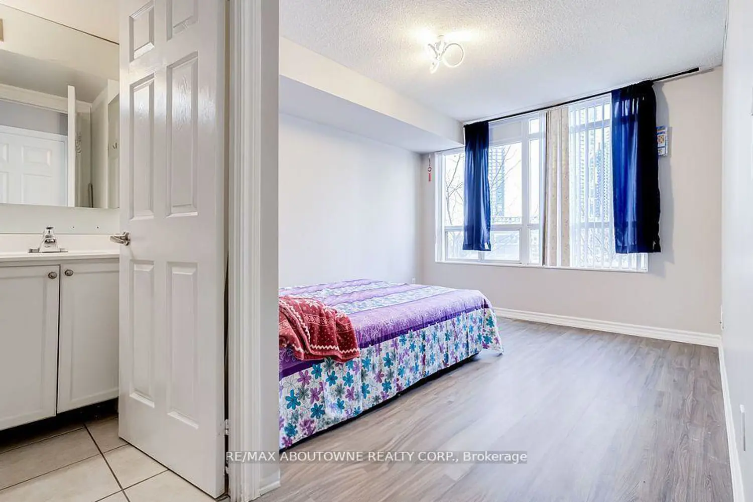 Additional image 12 of 310 Burnhamthorpe Road 401