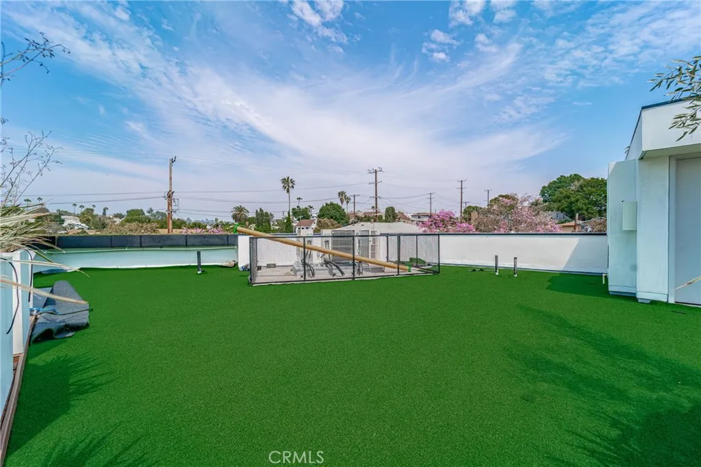 Additional image 74 of 2828 London Street Unit 206, Los Angeles, CA 90026