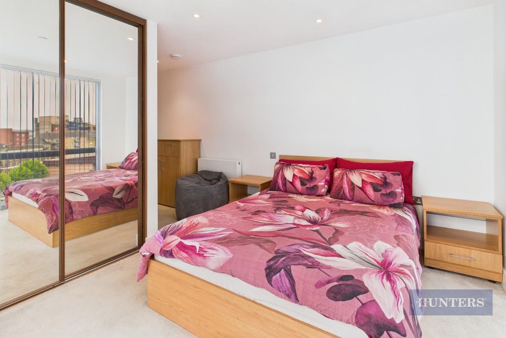 Additional image 9 of 2 bed flat for saleAlexandra Wharf, Maritime Walk, Ocean Village SO14