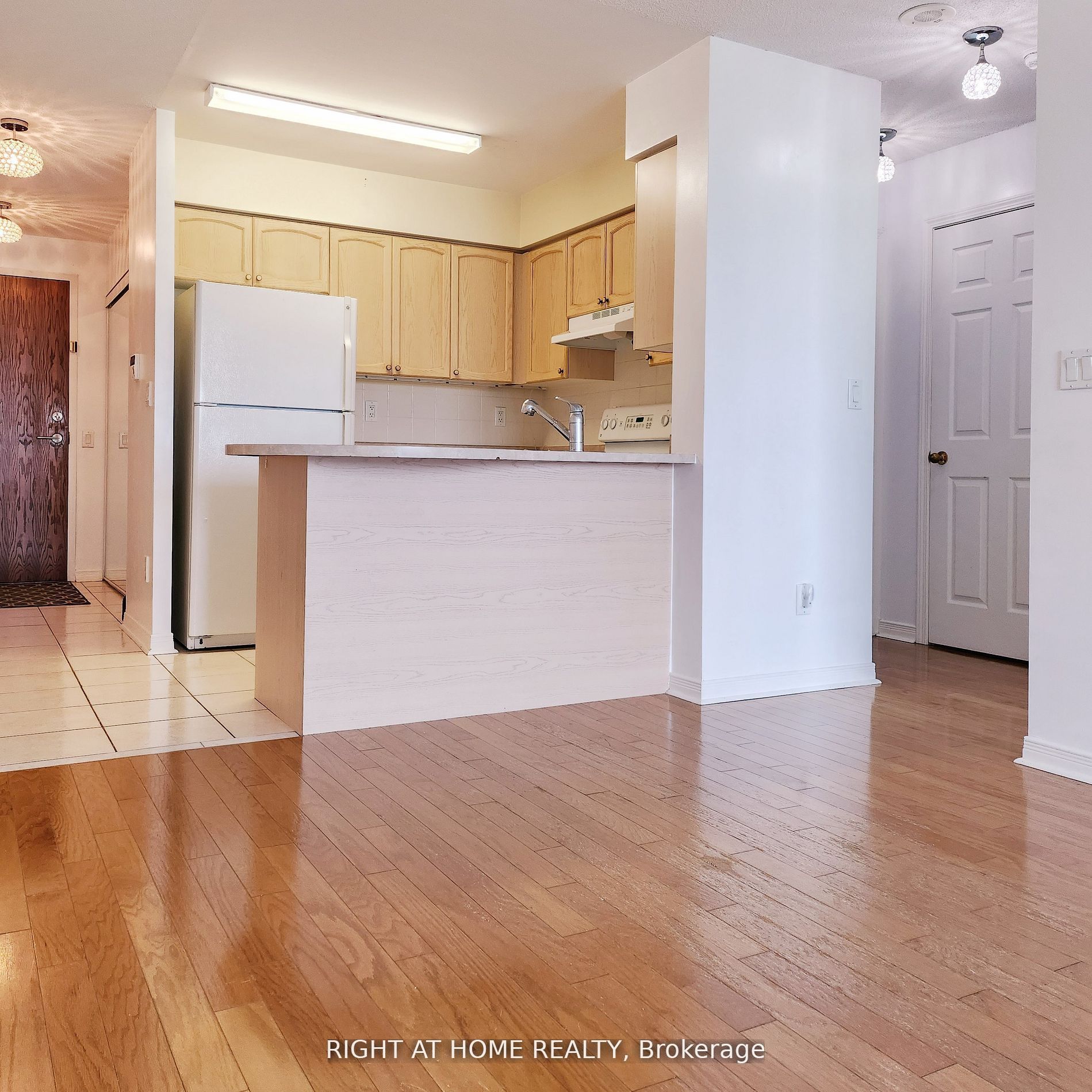 Additional image 3 of 401-23 Oneida Crescent, Richmond Hill, ON, L4B 0A2