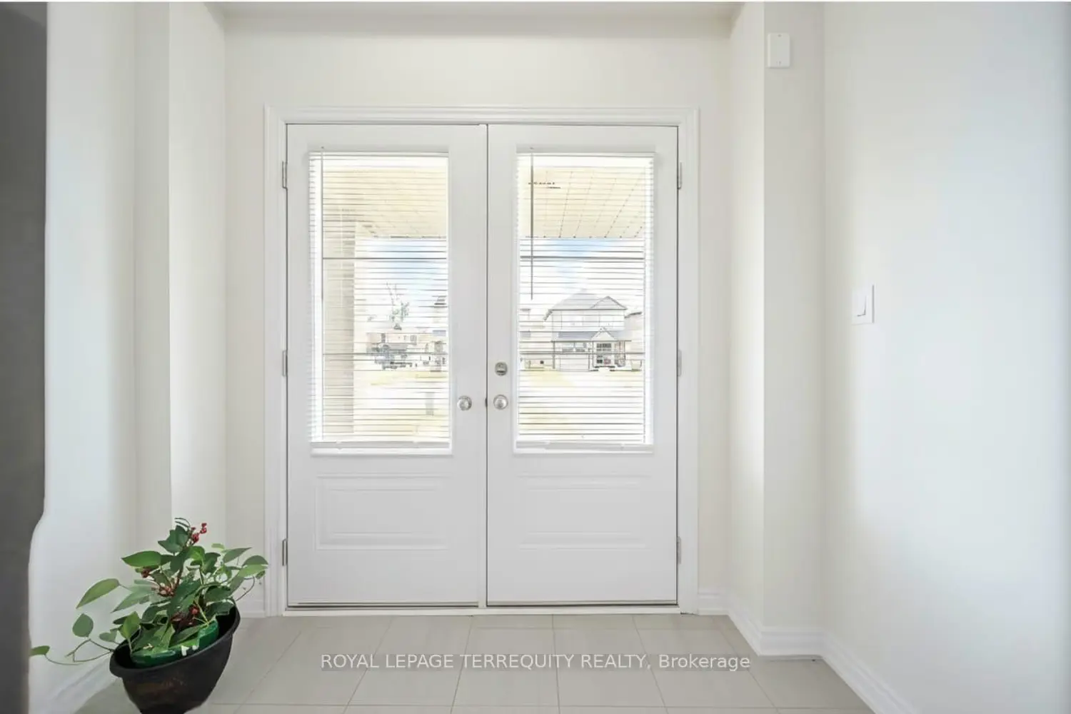 44 Cottonwood Crescent