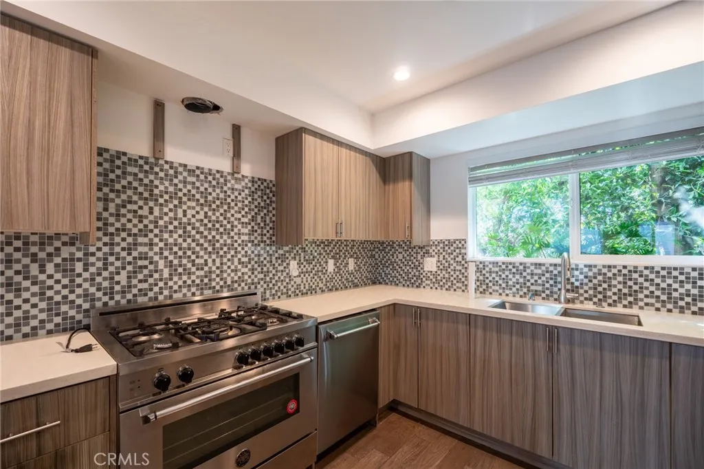 Additional image 8 of 6810 Simpson Ave Unit 2, North Hollywood, CA 91605