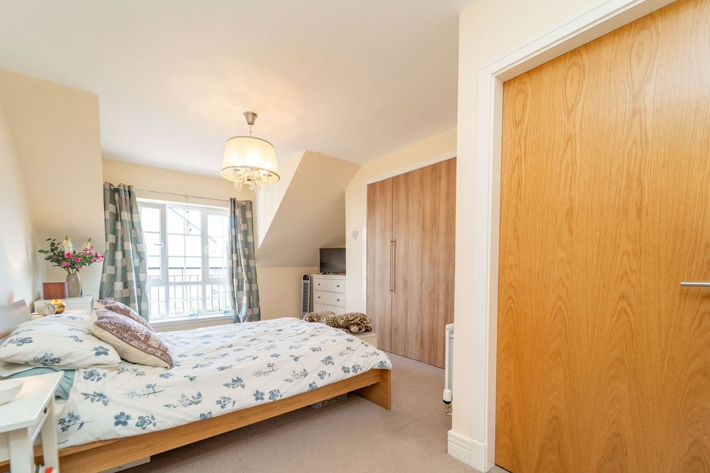 Additional image 13 of 5 bed detached house for sale26 West Cairn View, Murieston, Livingston EH54