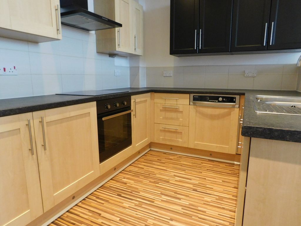 2 bed flat for saleRoundhaven, Durham, County Durham DH1 photo 3