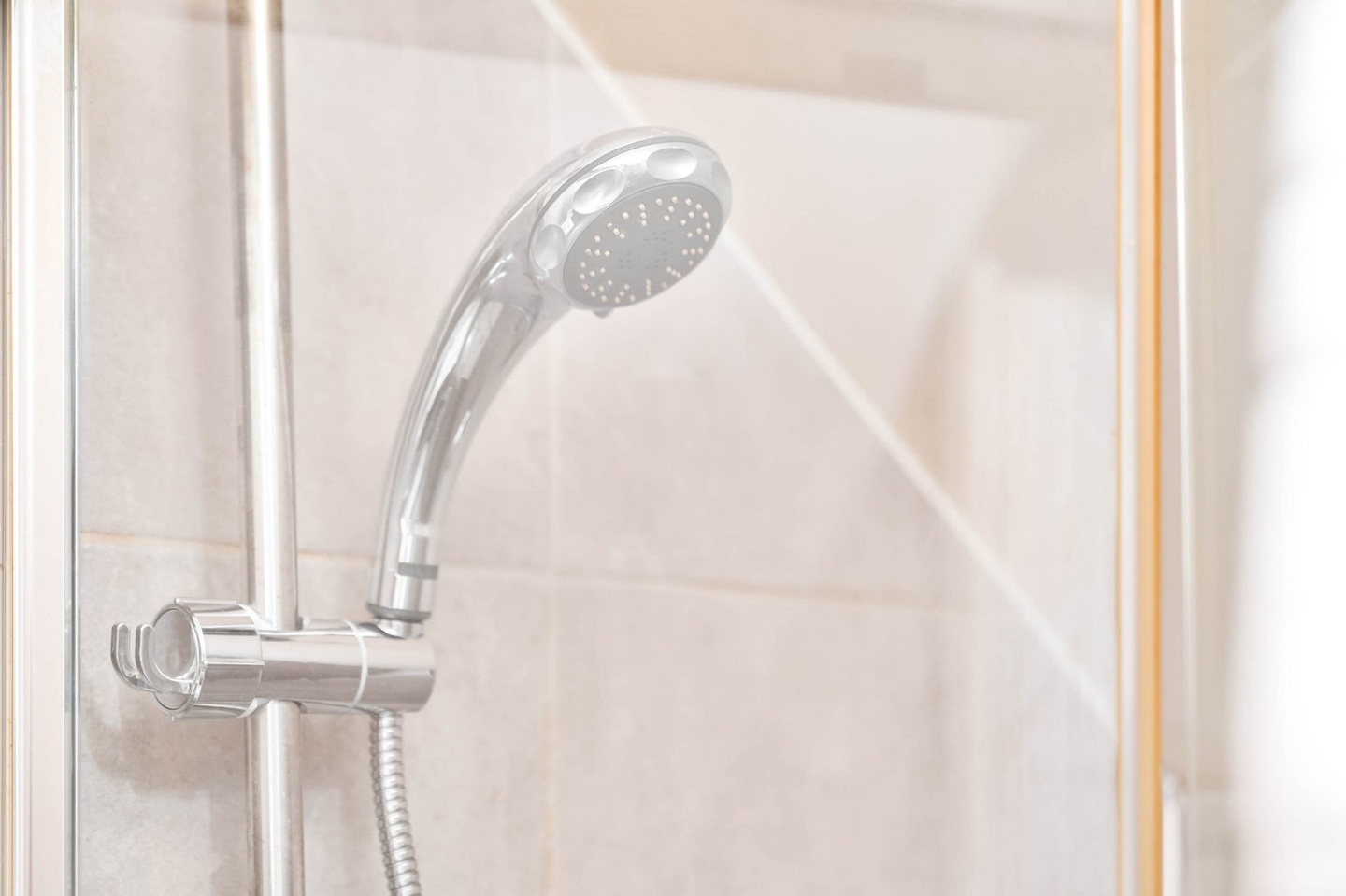 5 Bed Semi-Detached House, Brooklands Road, B28, N1 7GU