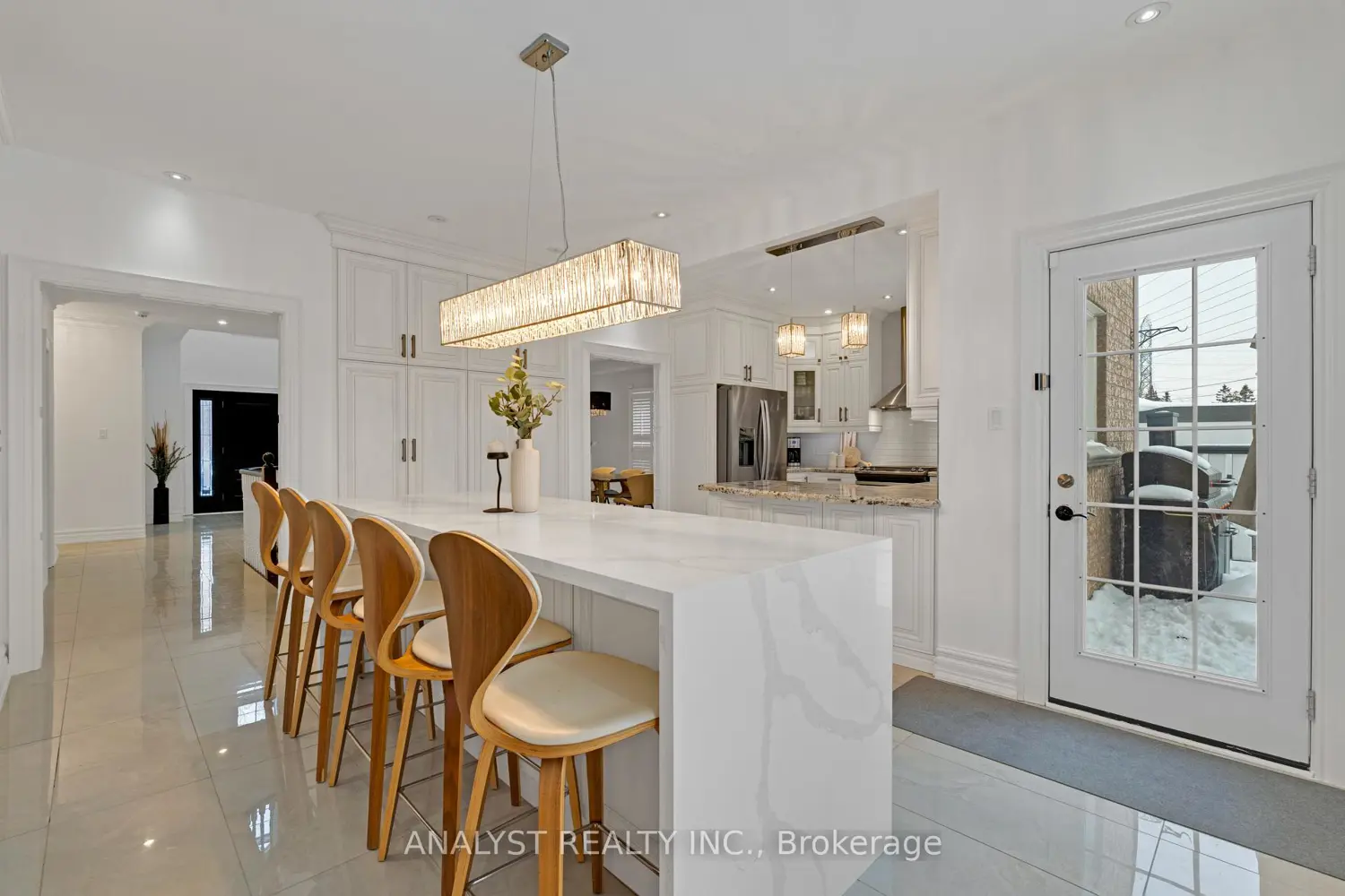43 Carstad Crescent photo 4