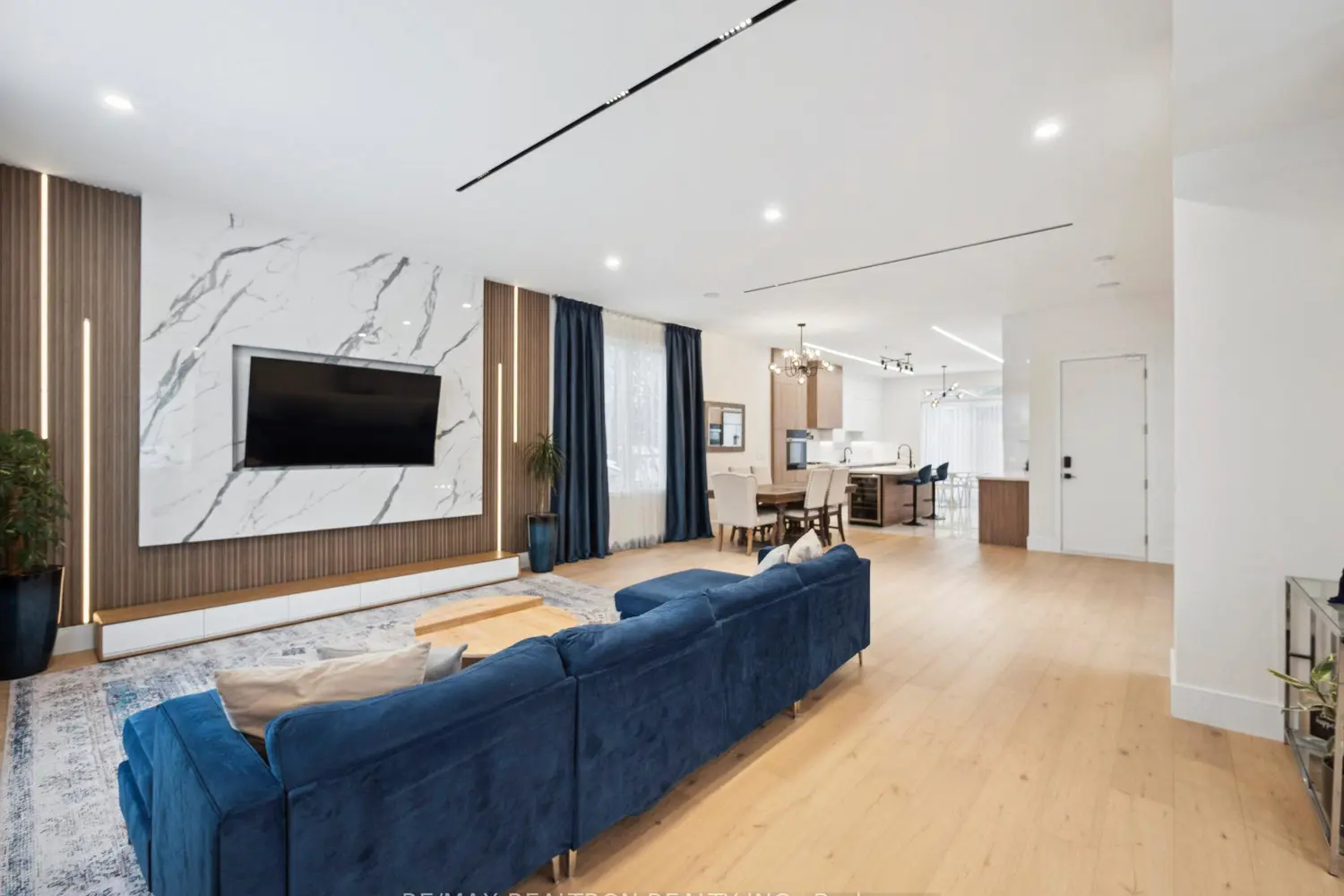 Additional image 6 of 582 Gorham Street