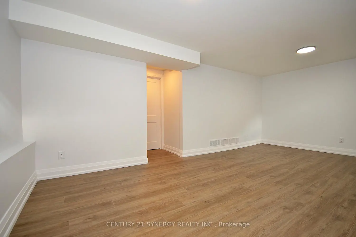 Additional image 18 of 660 Hochelaga Street 34