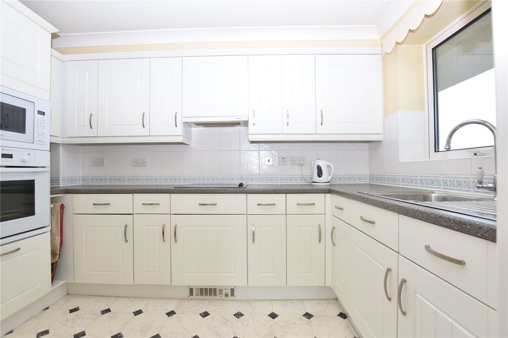 Additional image 4 of 2 bed flat for saleCoal Orchard, Taunton, Somerset TA1