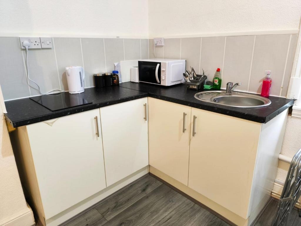 Additional image 19 of Studio Flat, Trinity Street, B67, N1 7GU