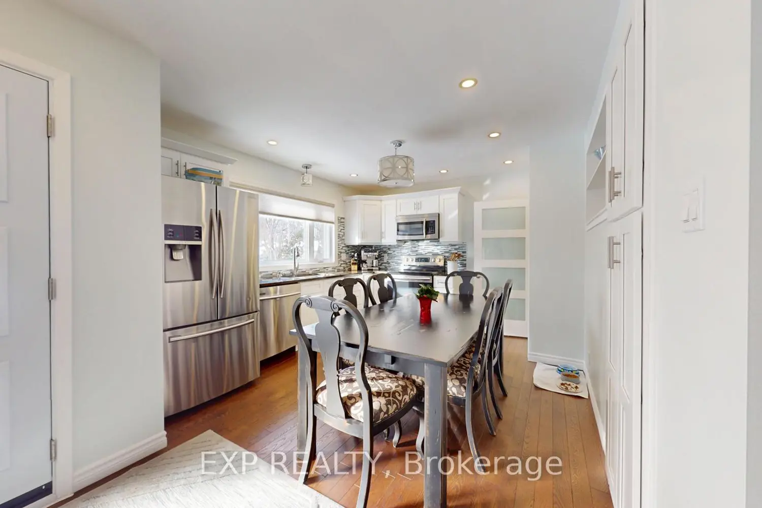 678 Lauderdale Avenue photo 2