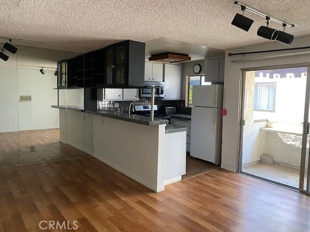 Additional image 21 of 18530 Hatteras Street Unit 218, Tarzana, CA 91356