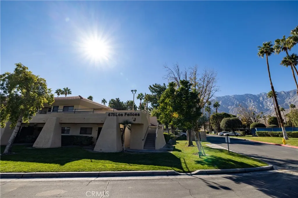 675 N Los Felices Circle W Unit 200, Palm Springs, CA 92262