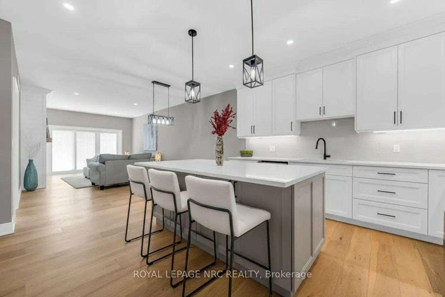 Additional image 6 of 738 Clarence Street