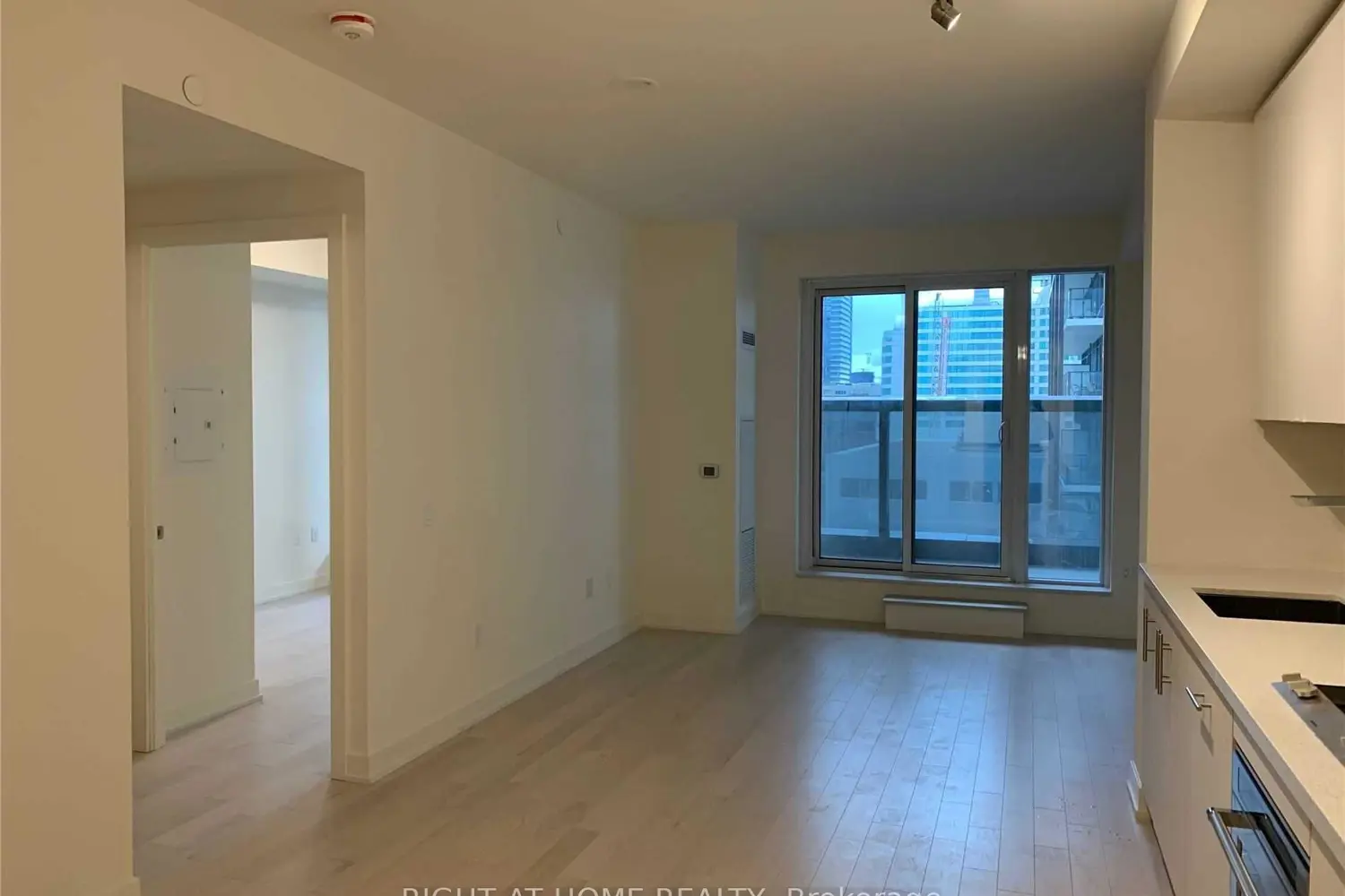 Additional image 8 of 330 Richmond Street 1501