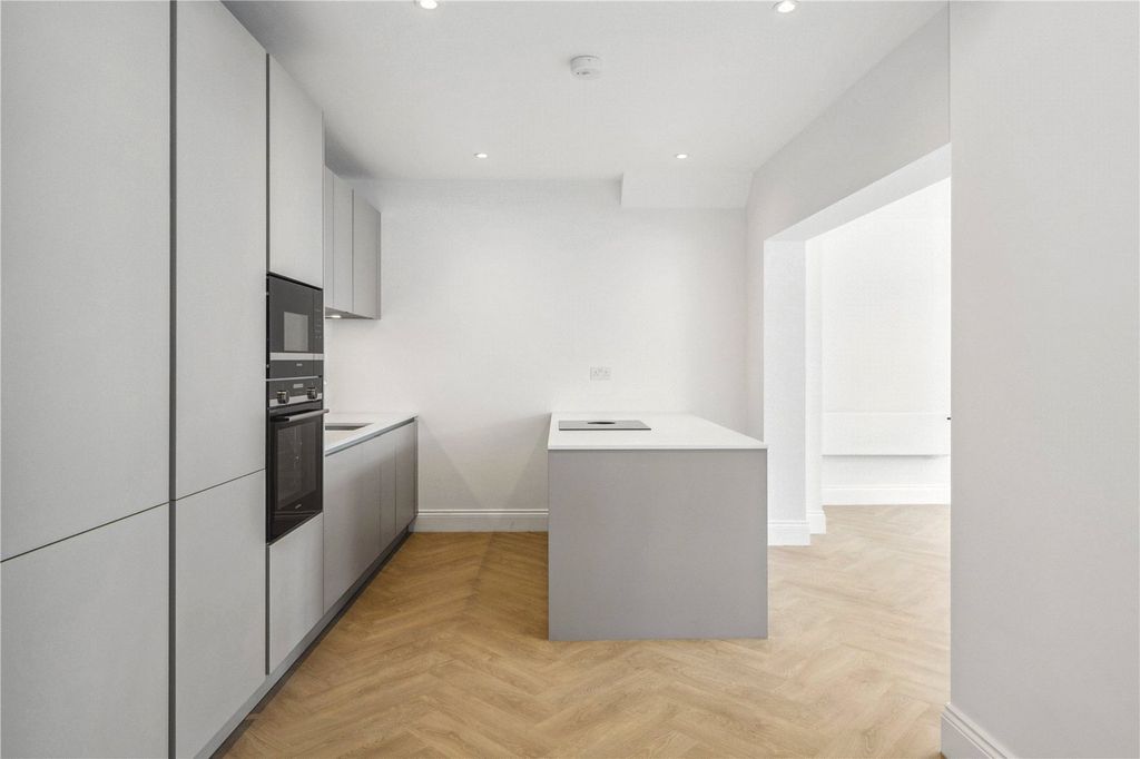 Additional image 5 of 3 bed flat for saleBow Chambers, Frodsham Street, Chester, Cheshire CH1