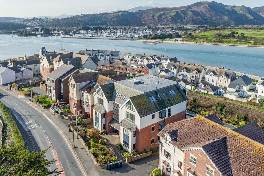 Additional image 10 of 2 bed flat for saleDeganwy Road, Deganwy LL31