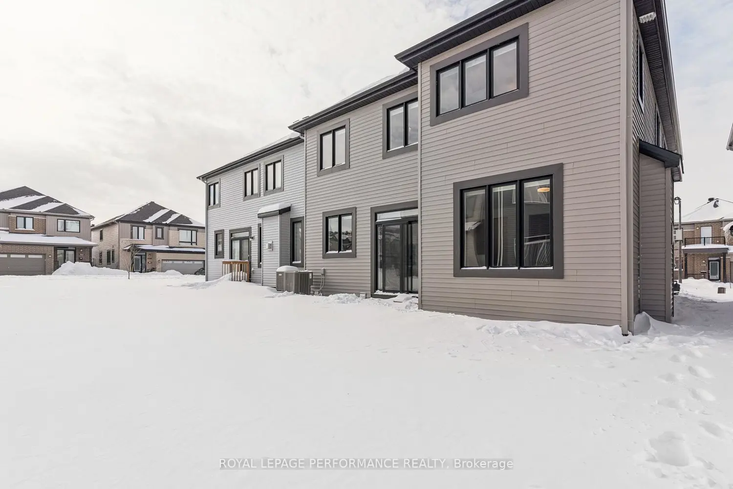 Additional image 17 of 845 Snap Hook Crescent