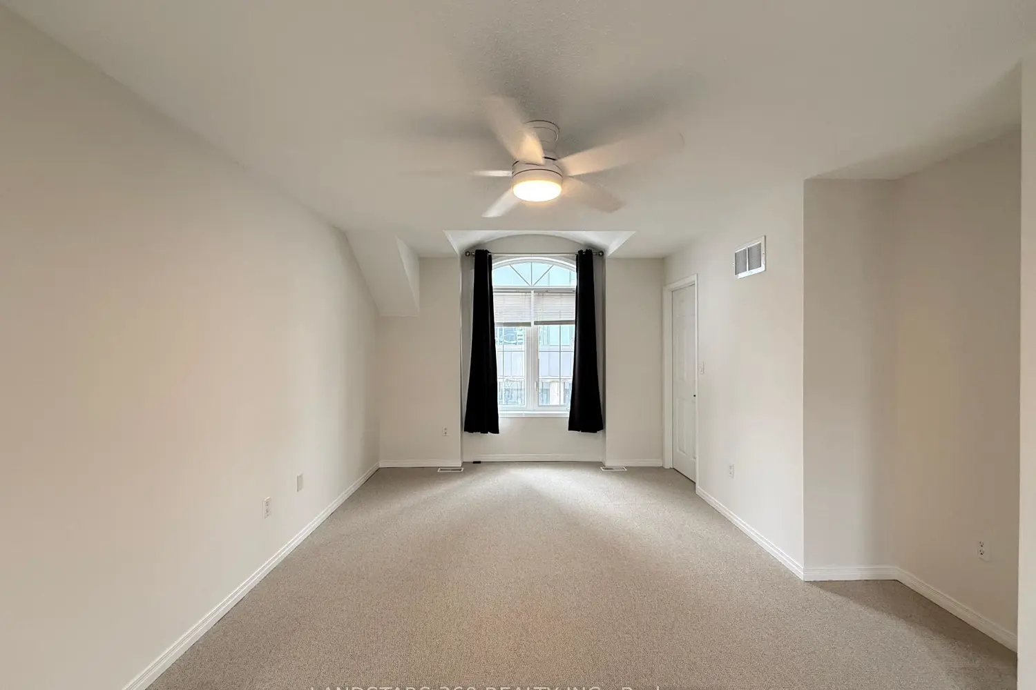 Additional image 9 of 109 The Queensway #108