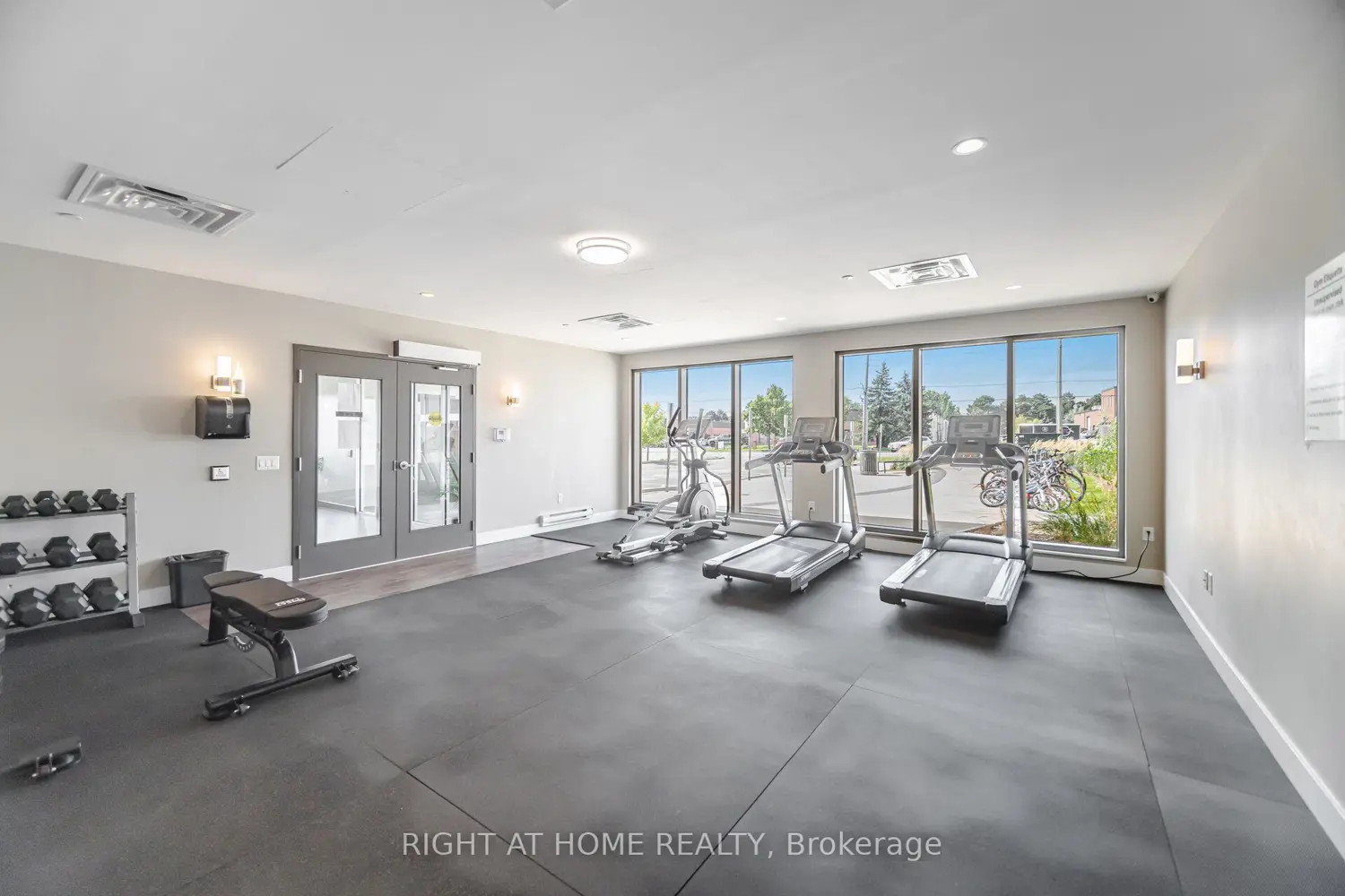 Additional image 13 of 716 Main St E 101