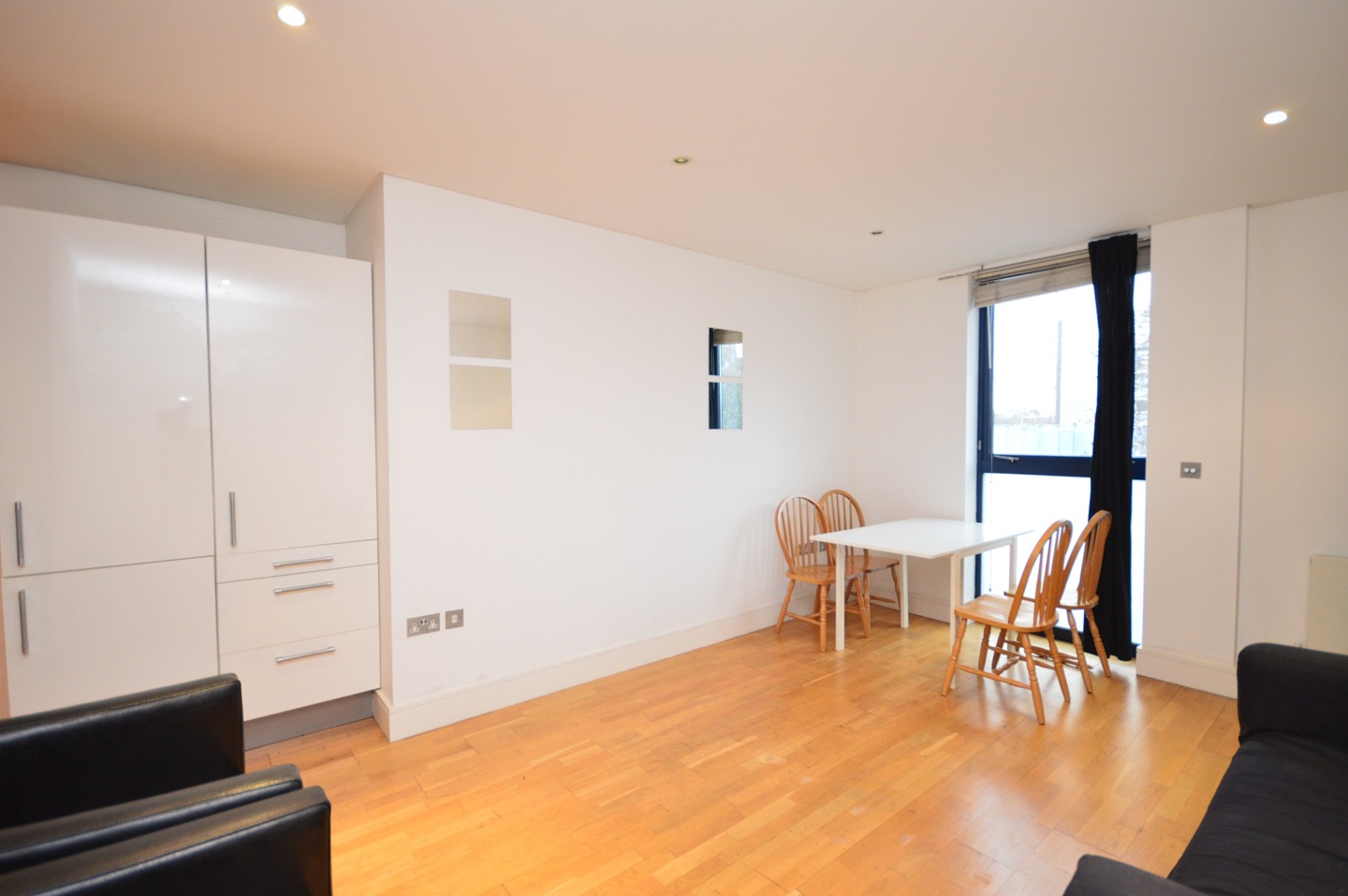 Additional image 2 of 1 Bed Flat, Trafalgar Point, N1, N1 7GU