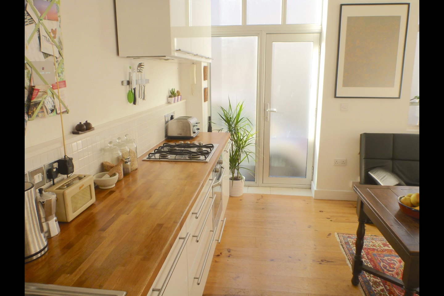 1 Bed Flat, Bradbury Mews, N16, N1 7GU