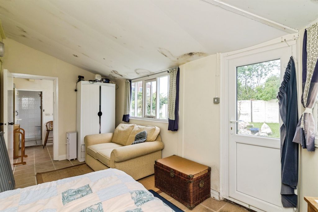 Additional image 22 of 2 bed flat for salePakefield Street, Lowestoft NR33