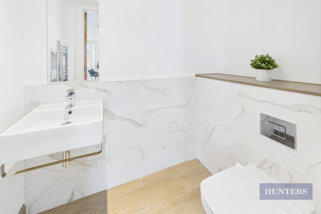 Additional image 13 of 2 bed flat for saleAlexandra Wharf, Maritime Walk, Ocean Village SO14