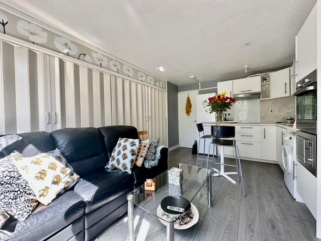 Additional image 5 of Studio Flat, Broadwood Terrace, W8, N1 7GU