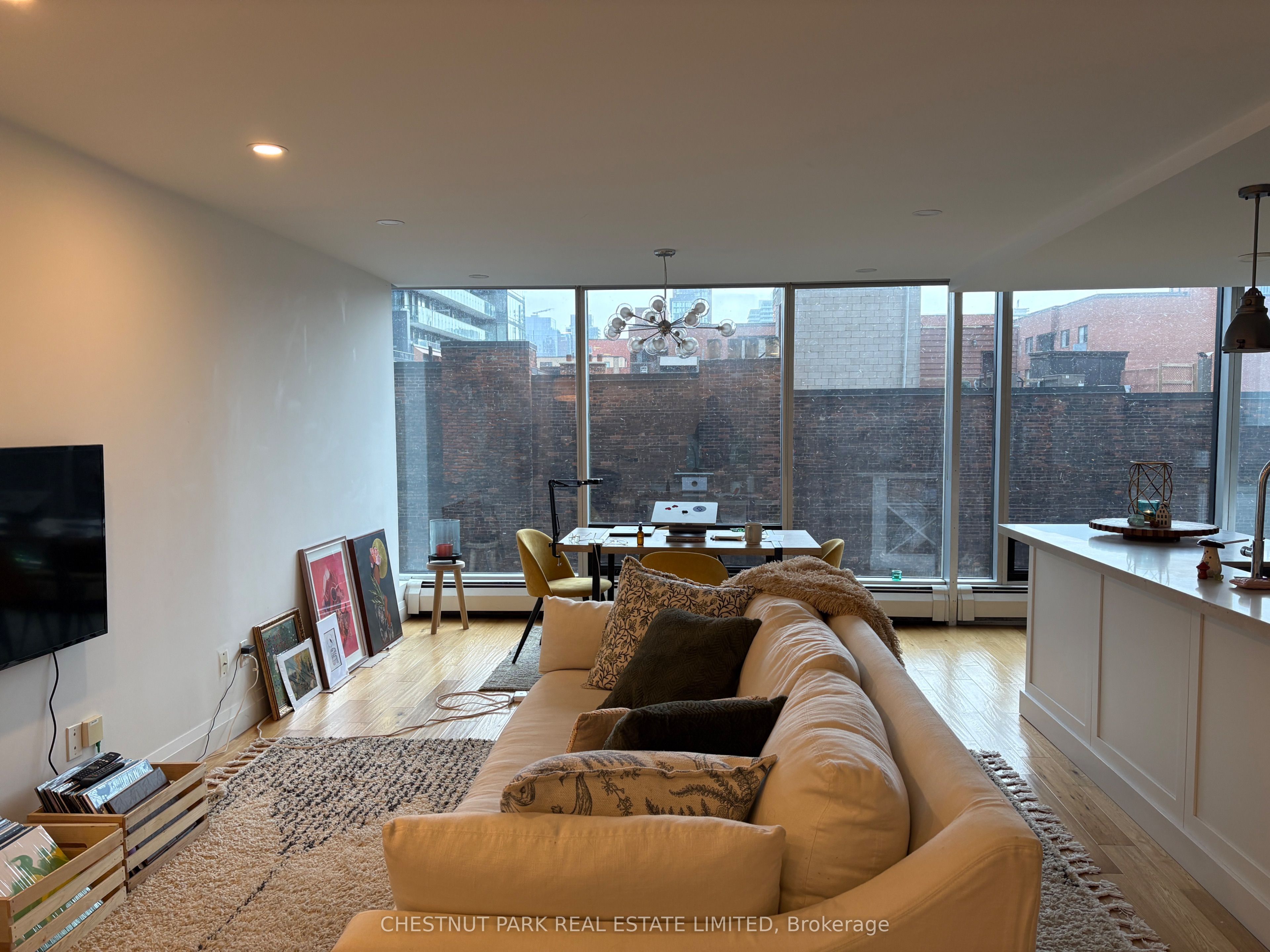 Additional image 3 of 604-30 Wellington Street E, Toronto, ON, M5E 1S3