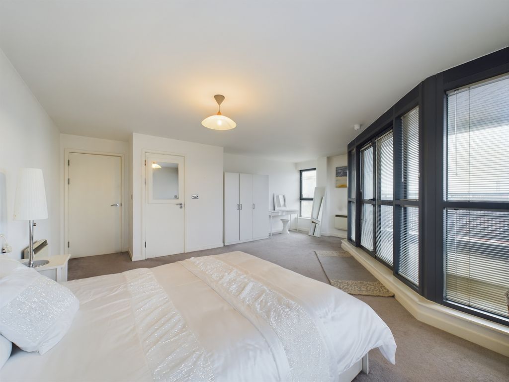 Additional image 13 of 3 bed flat for saleQueens Court, 50 Dock Street, Hull, East Riding Of Yorkshire HU1