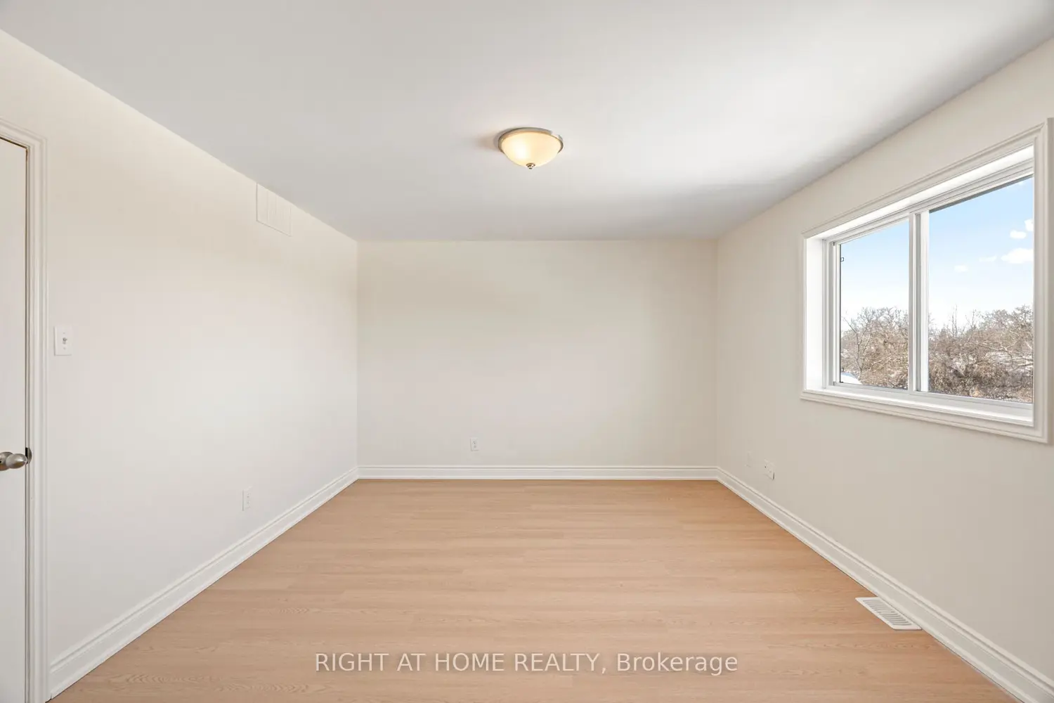 Additional image 10 of 254 Maude Street