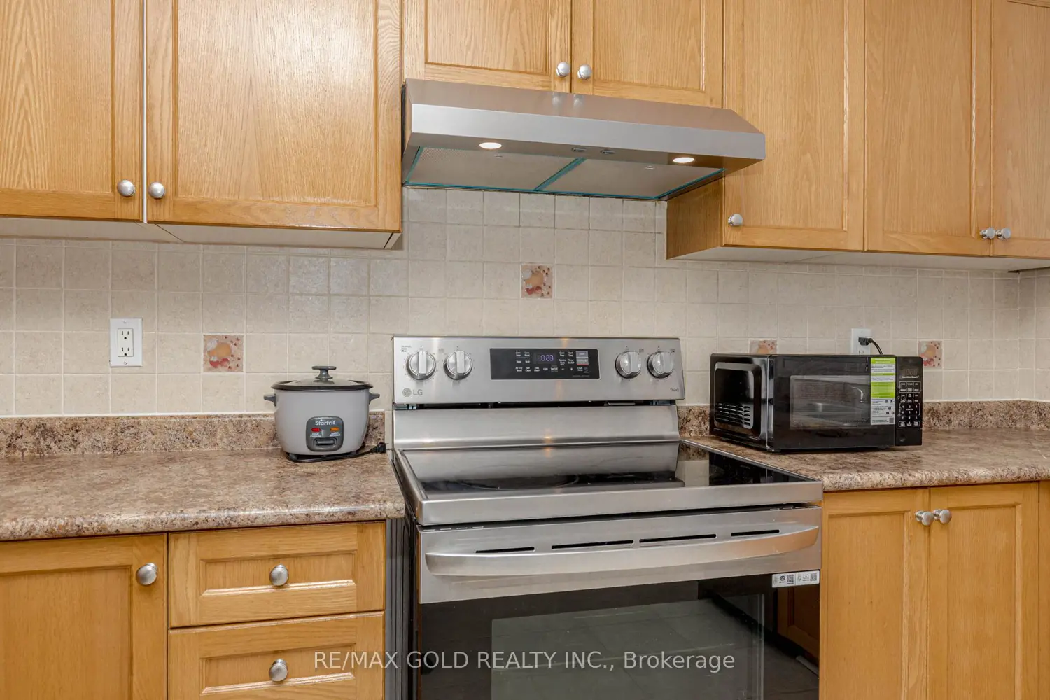 Additional image 8 of 83 Spadina Road