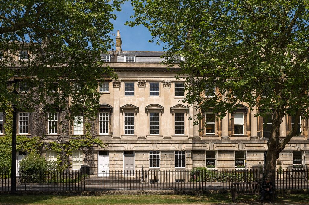 6 bed terraced house for saleQueen Square, Bath, Somerset BA1