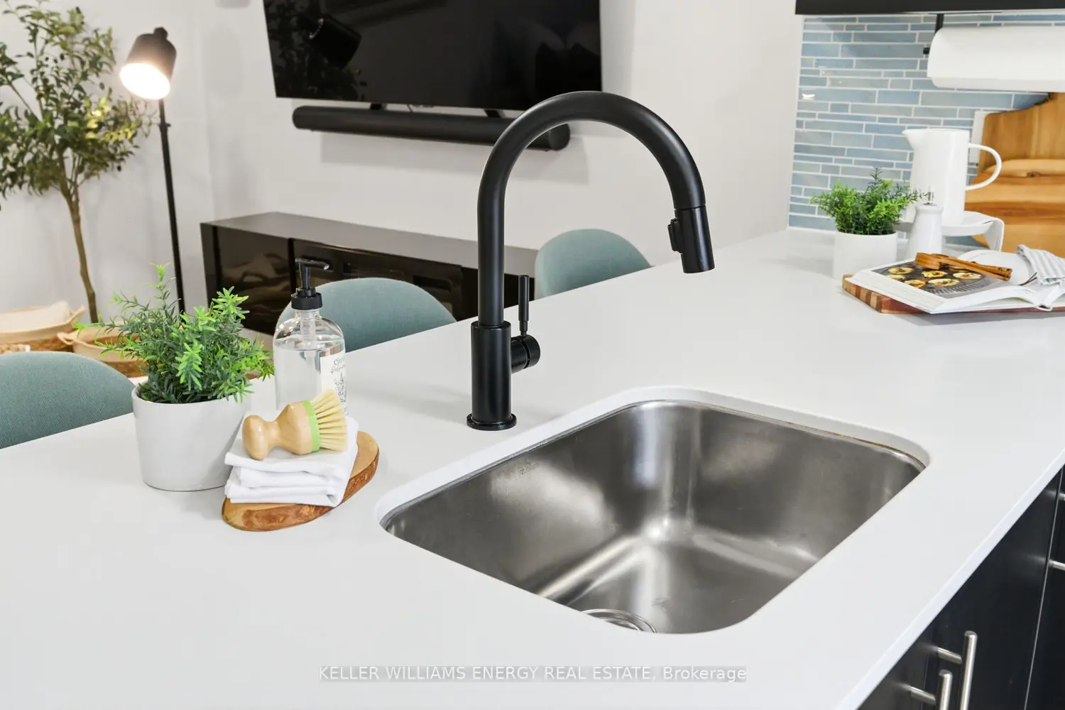 Additional image 2 of 475 Beresford Path 7