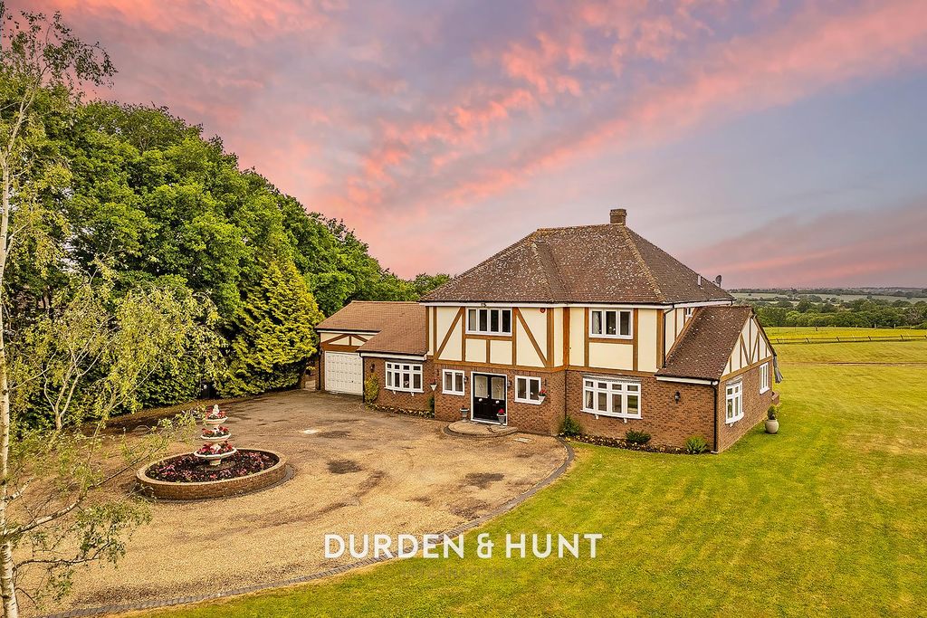 5 bed detached house for saleManor Road, Lambourne End, Romford RM4