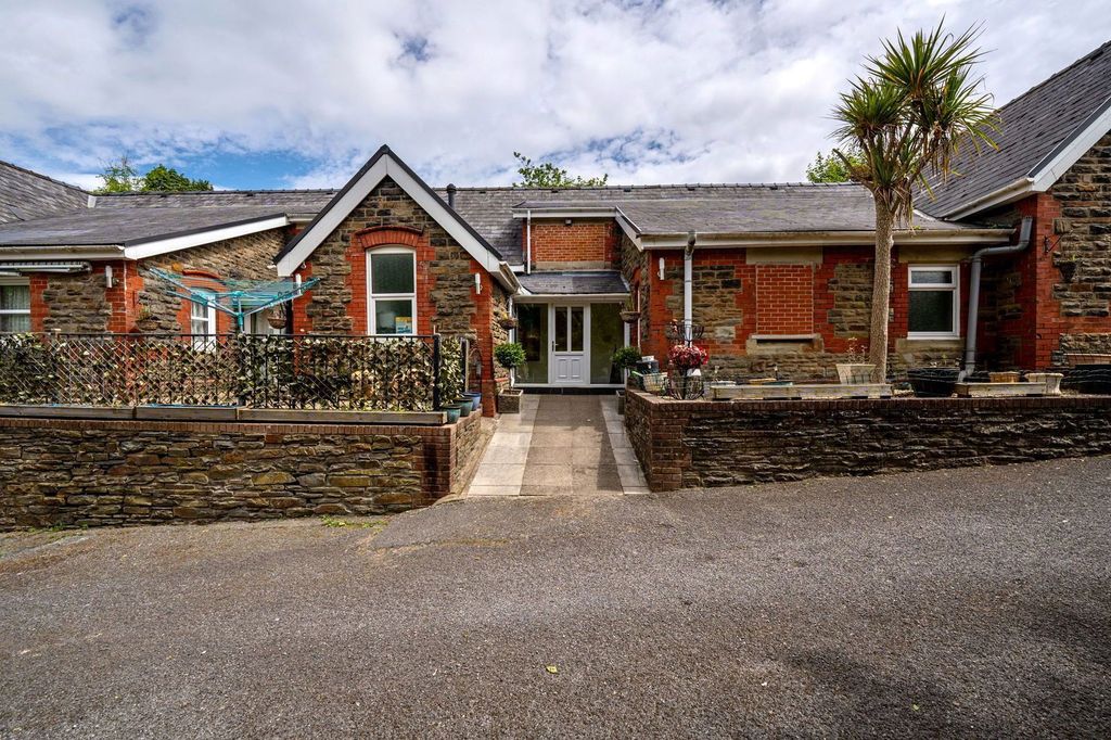 Additional image 4 of 6 bed detached house for saleDuffryn Terrace, Elliots Town, New Tredegar NP24