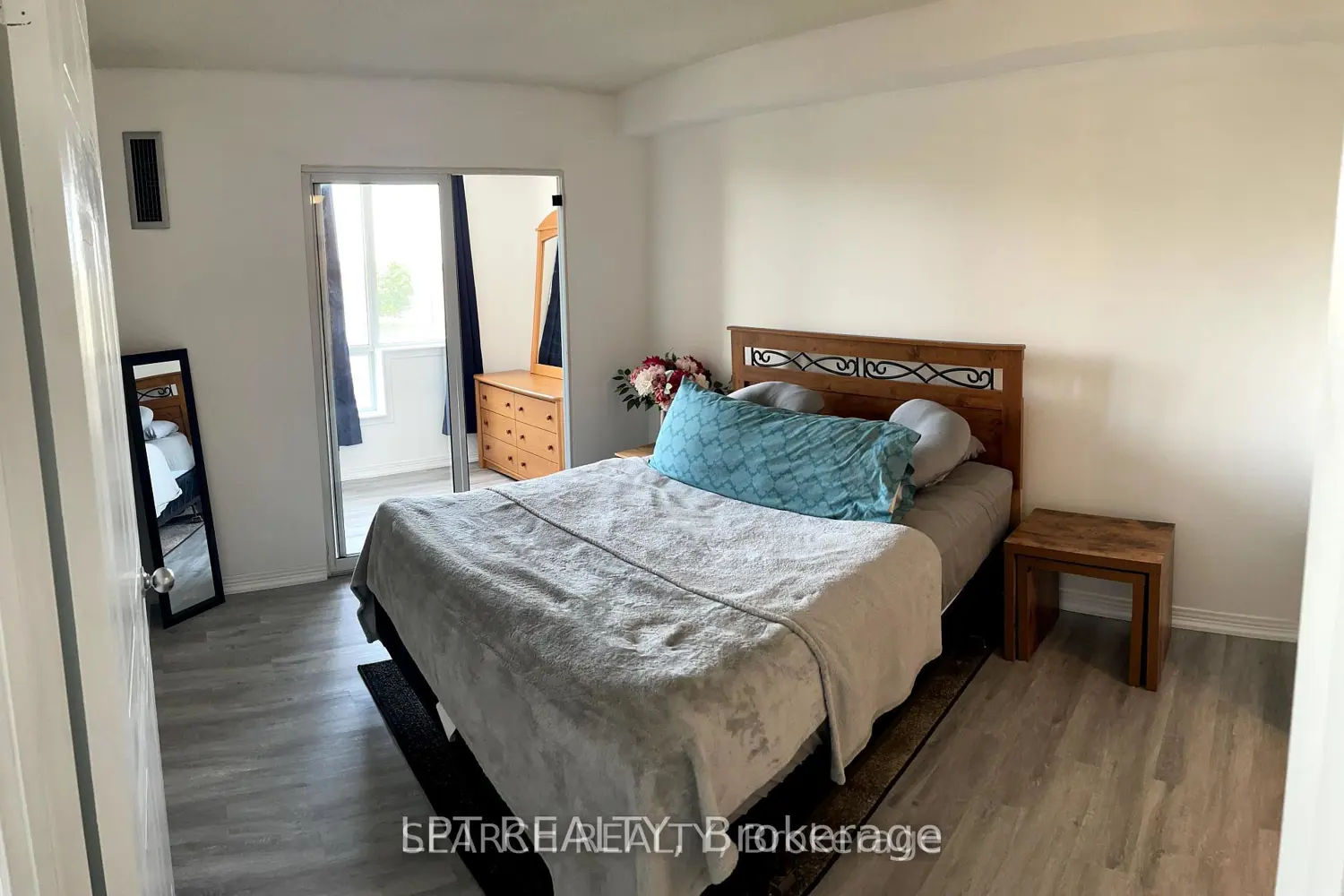 Additional image 13 of 711 Rossland Road 505