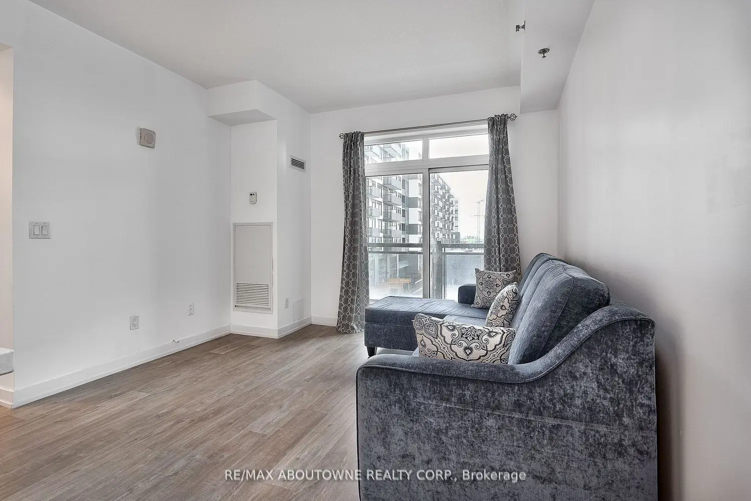 Additional image 6 of 2490 Old Bronte Road 306