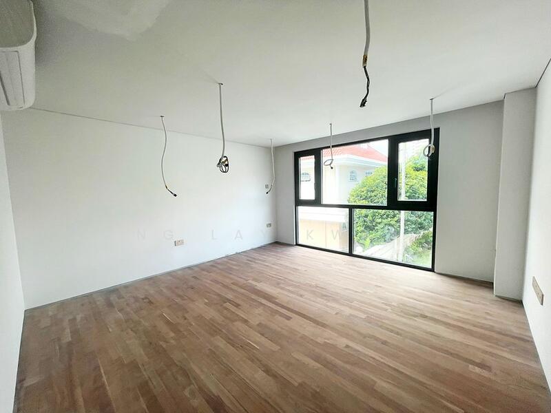 A TRULY REMARKABLE NEW BUNGALOWS  at Meyer vicinity! photo 4