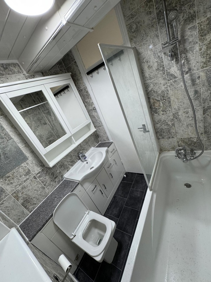 Additional image 10 of 4 Bed Flat, Ramsfort House, SE16, N1 7GU