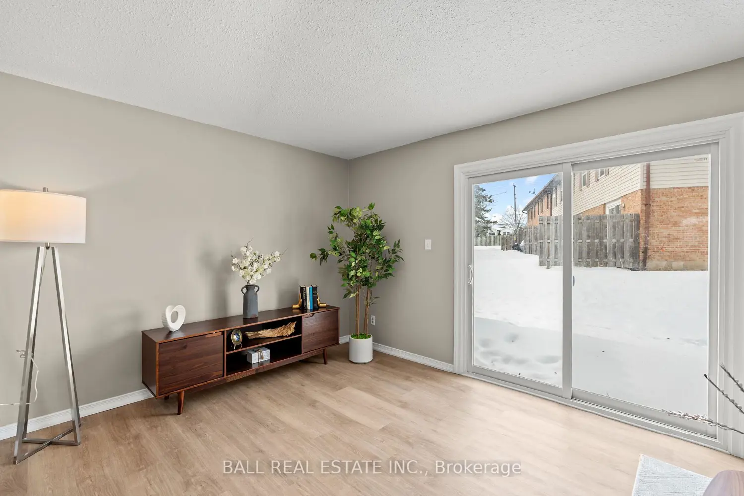 Additional image 7 of 996 Sydenham Road 9