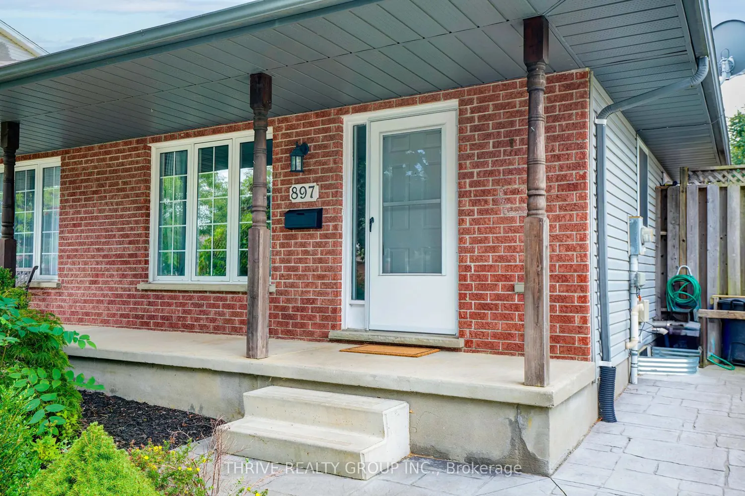 897 Thistledown Way photo 2