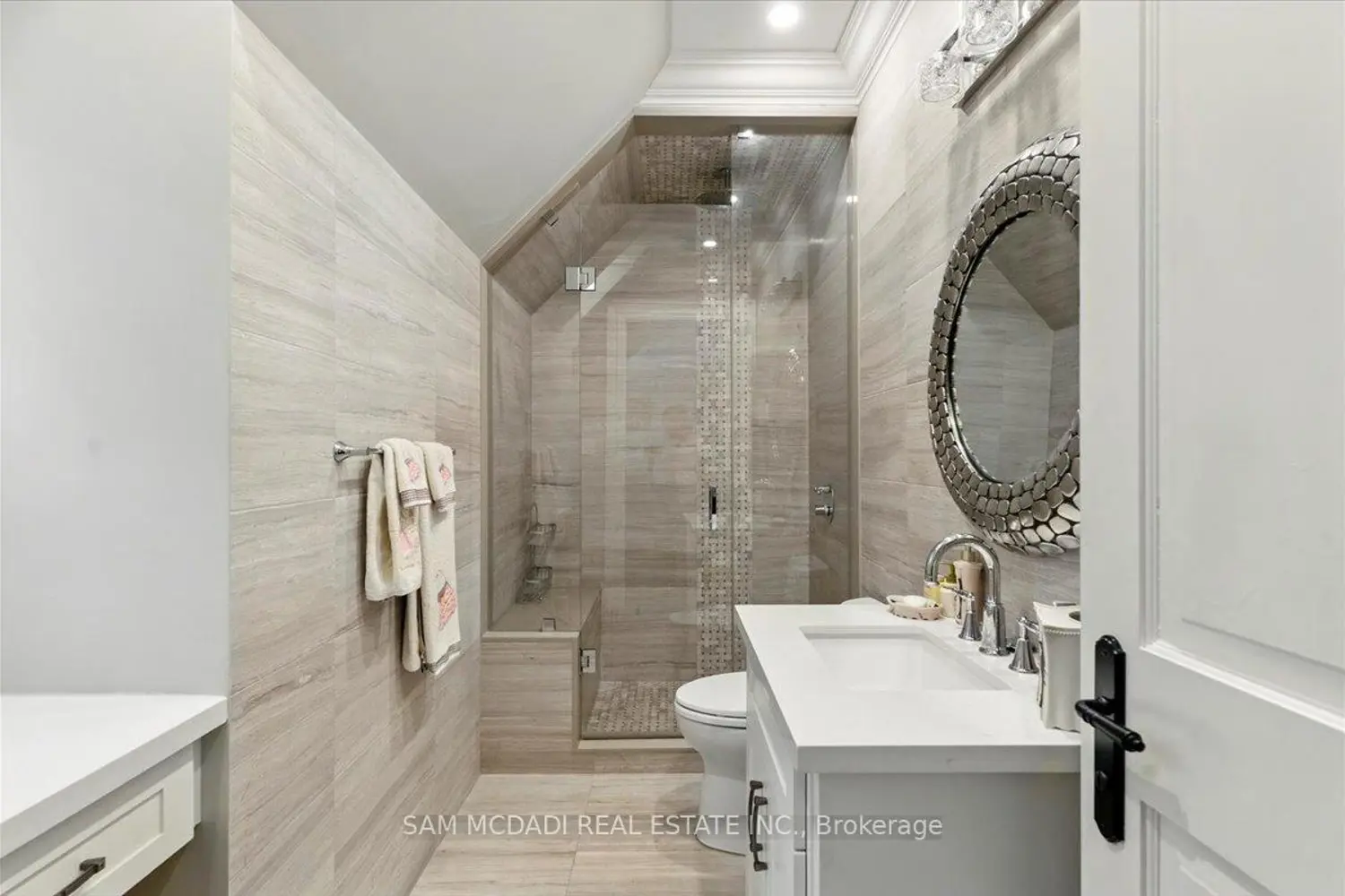 Additional image 16 of 883 Parkland Avenue