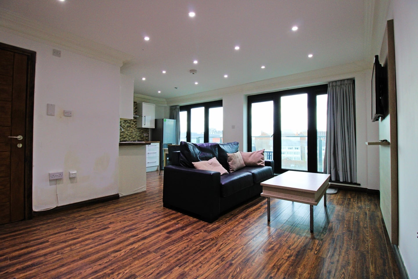 4 Bed Flat, Shiraj Tower, E1, N1 7GU